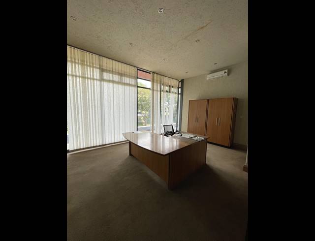 3,965M² INVESTMENT FOR SALE IN HOUGHTON ESTATE